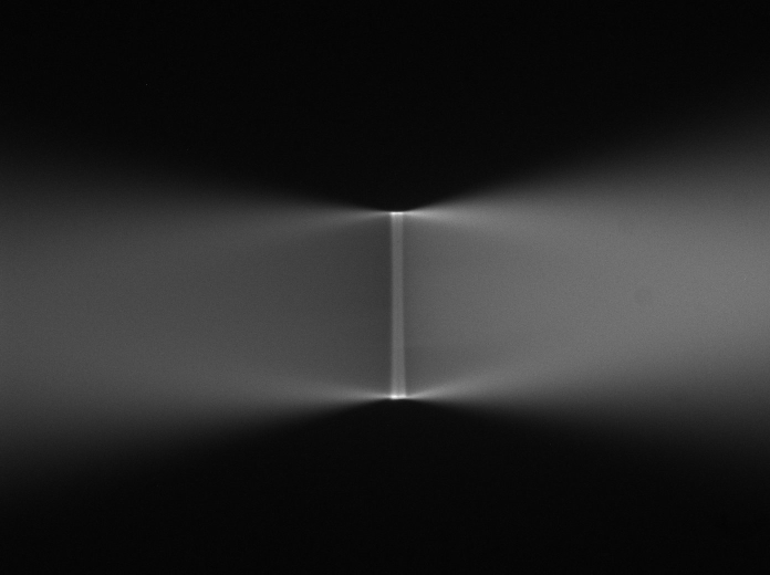  Bottom camera aligned to the centered light sheets shown in Figure [fig:Converging-light-sheets].